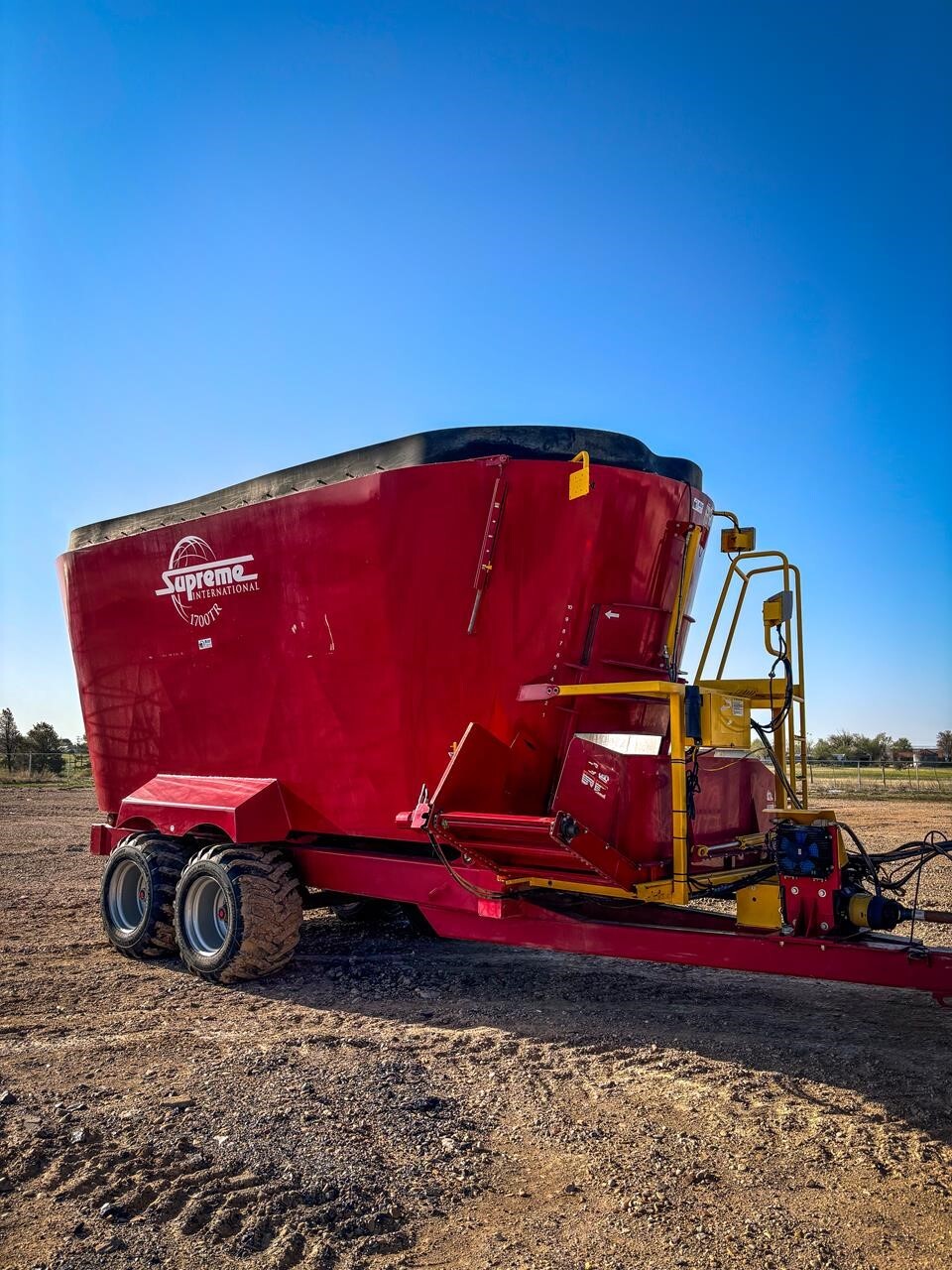2023 Supreme International 1700TR Grinders and Mixer