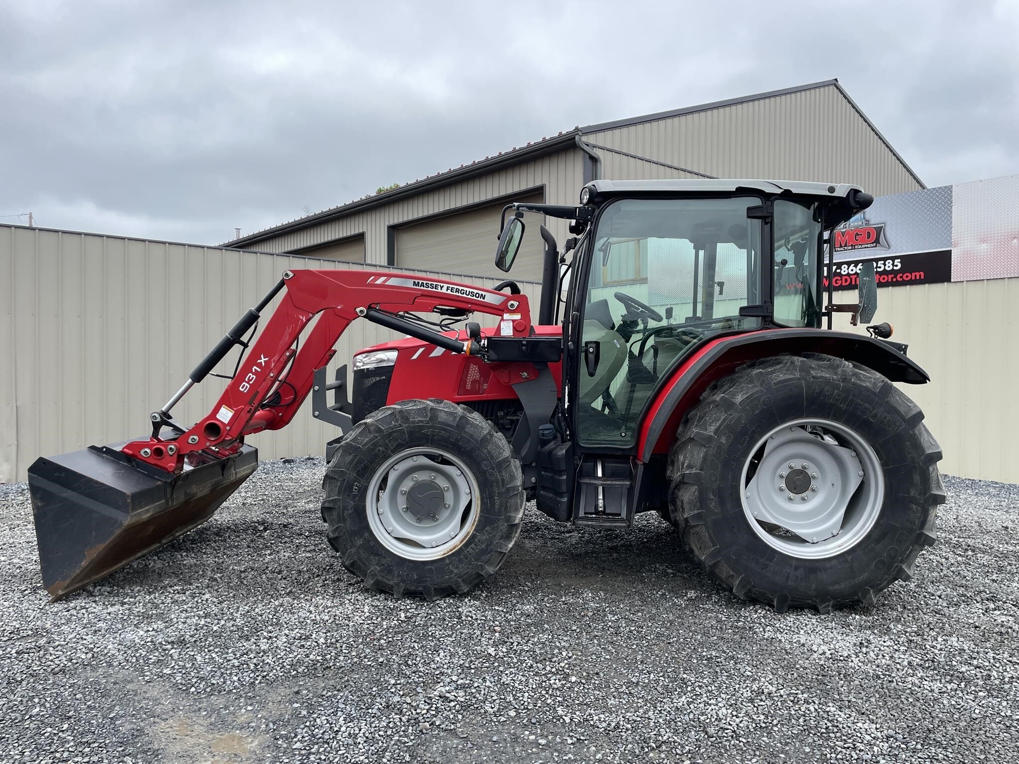 2016 Massey Ferguson 4710 Tractor