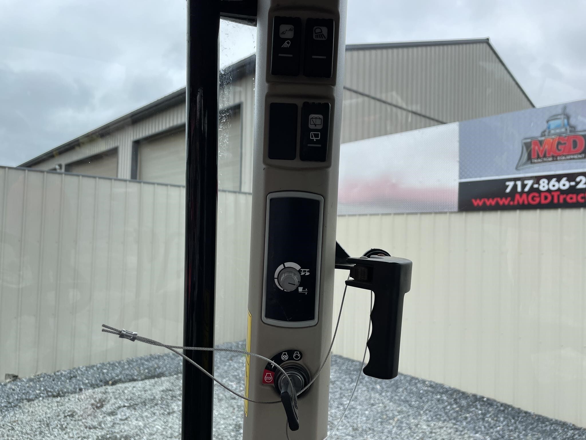 2016 Massey Ferguson 4710 Tractor