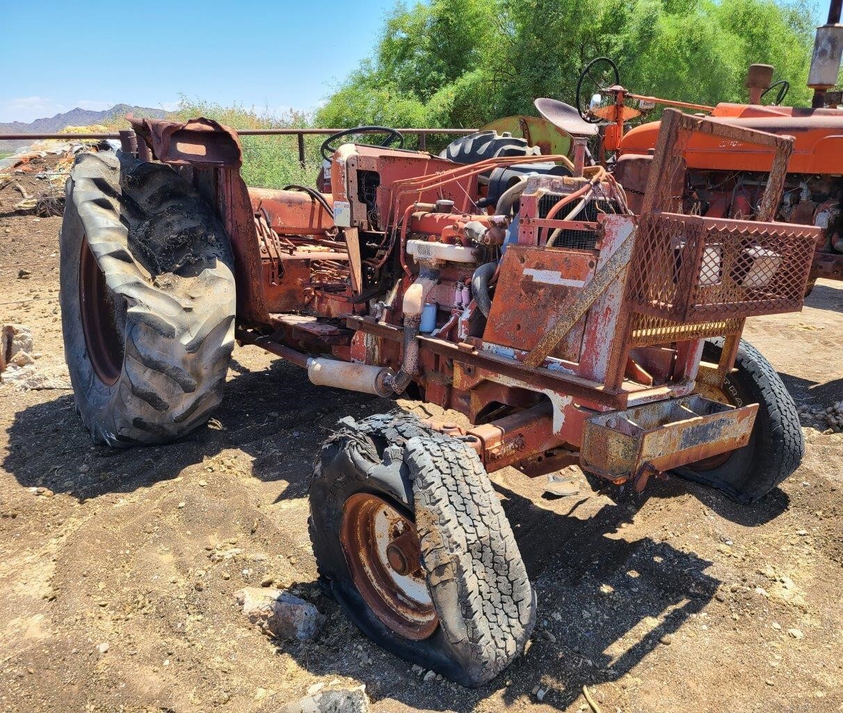 1983 International Harvester 884 Tractor