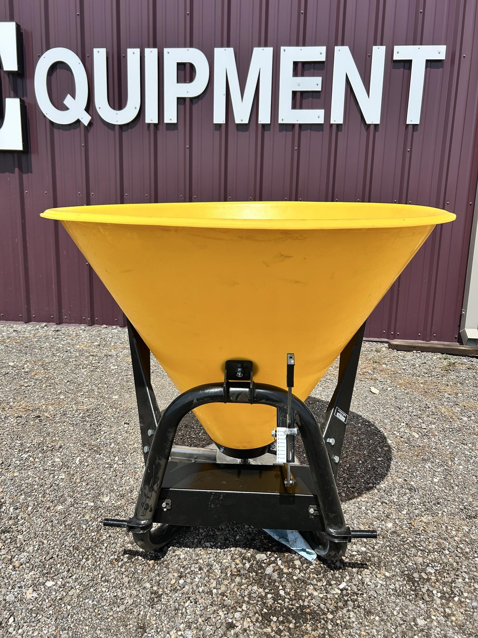 2025 Armstrong Ag SDRP5 Pull-Type Fertilizer Spreader