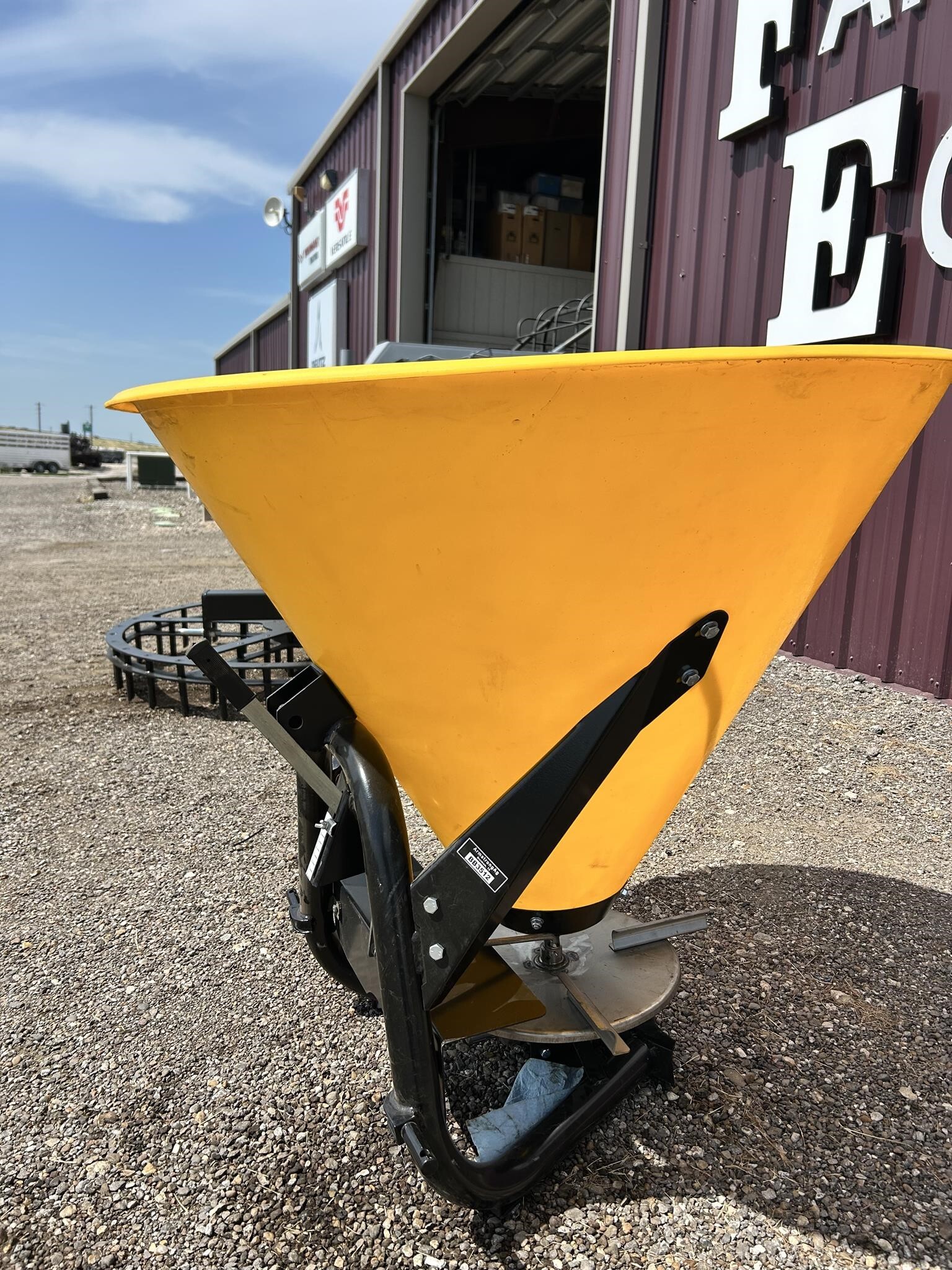 2025 Armstrong Ag SDRP5 Pull-Type Fertilizer Spreader