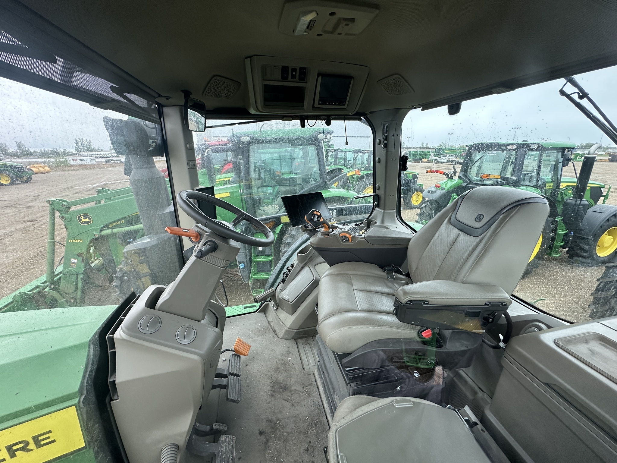 2024 John Deere 7R 250 Tractor