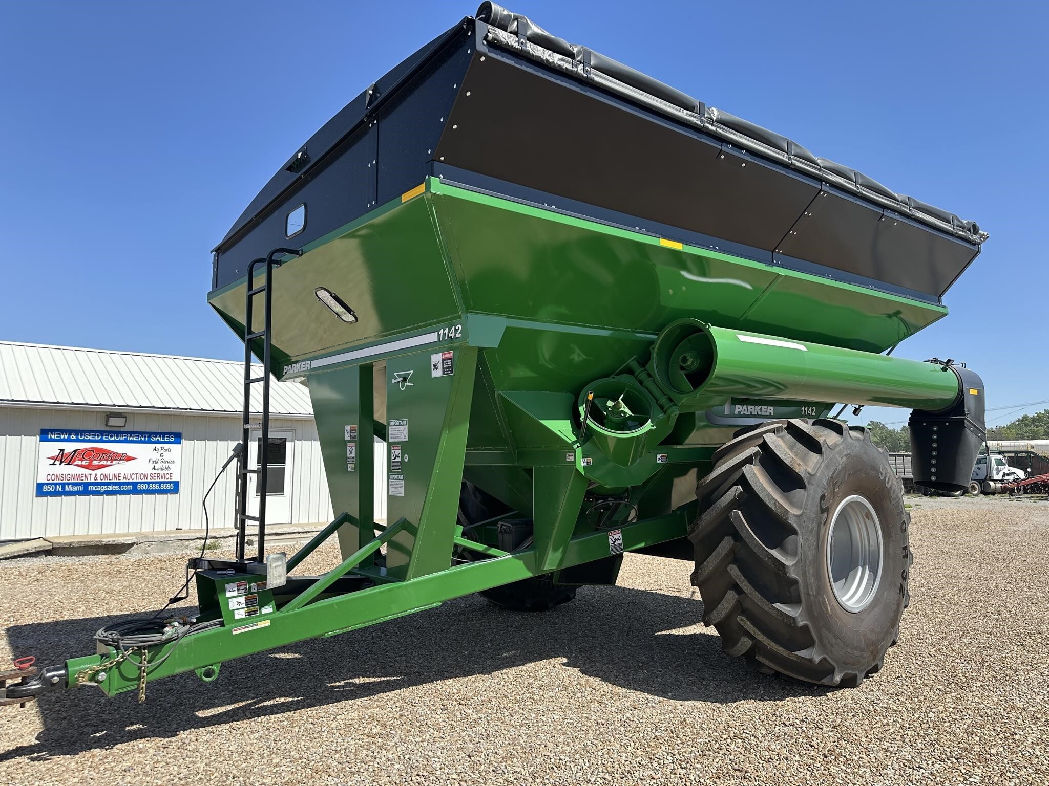 2025 Parker 1142 Grain Cart