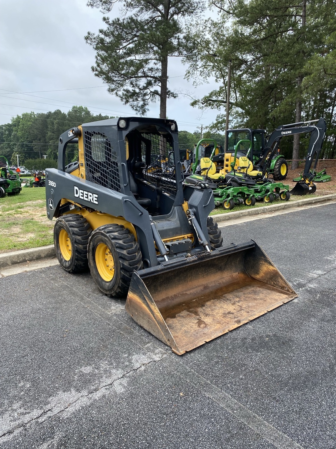 2014 Deere 318D Skid Steer