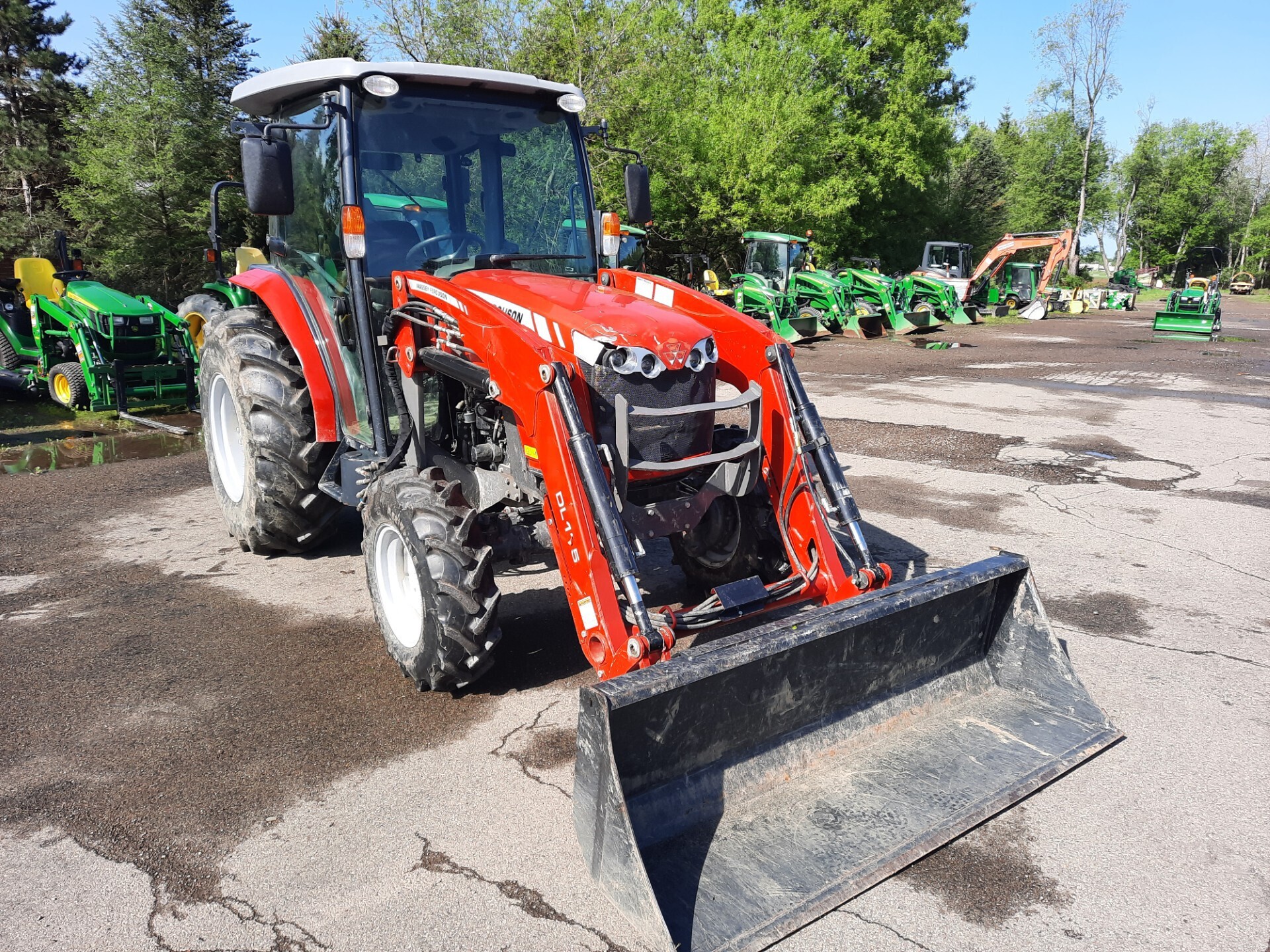 2018 Massey Ferguson 1750M Tractor