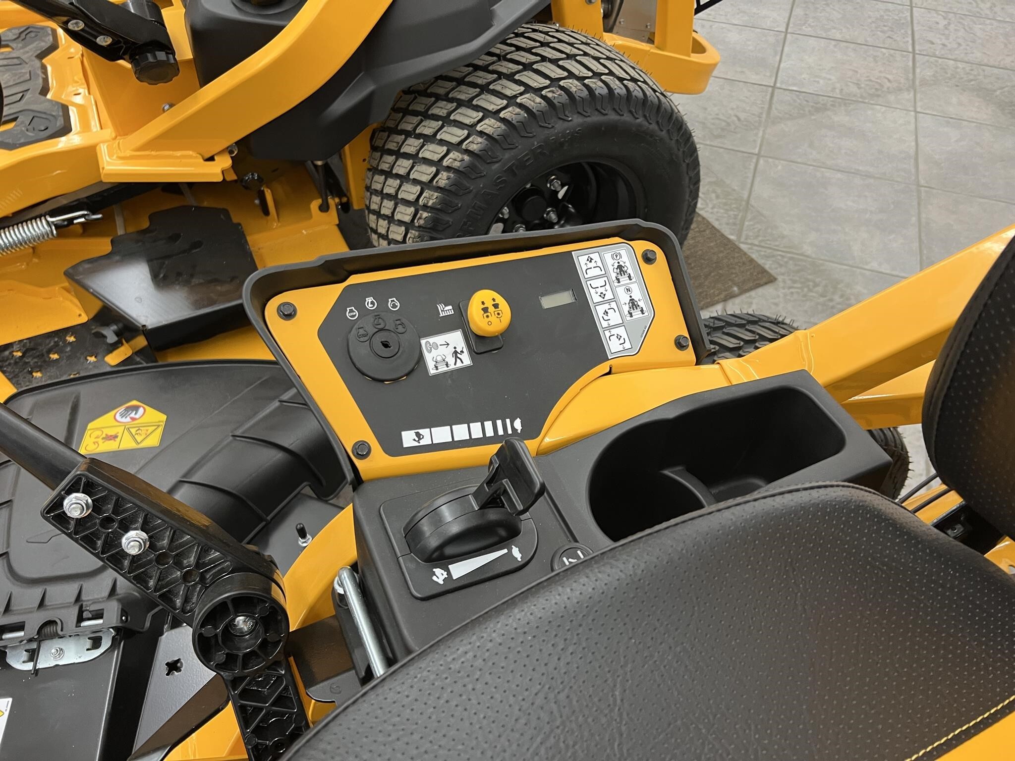 2023 Cub Cadet ULTIMA ZT3 60 Lawn Mower