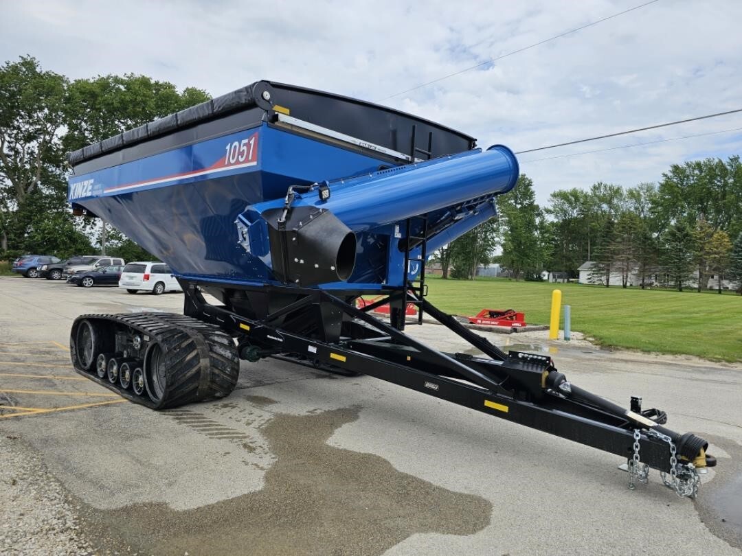  Kinze 1051 Grain Cart