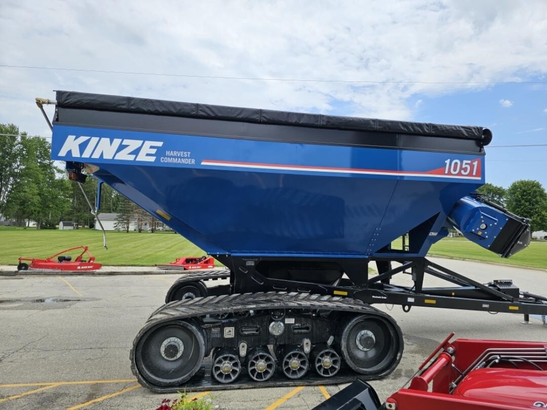  Kinze 1051 Grain Cart