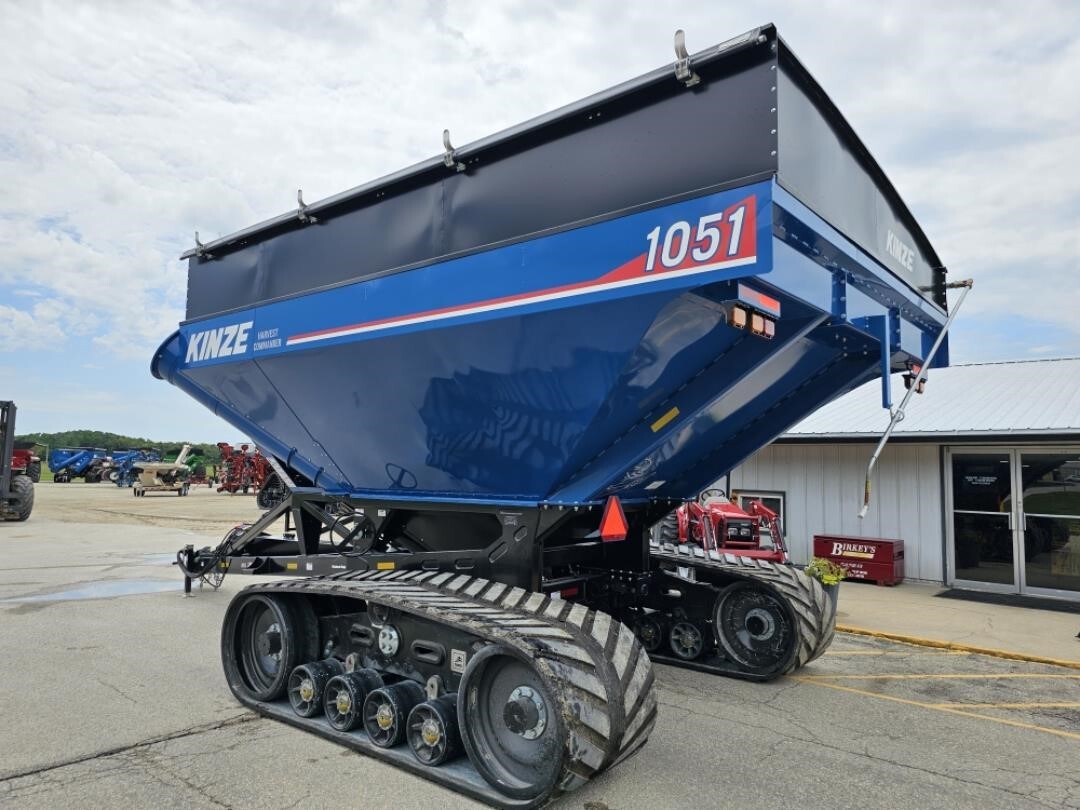  Kinze 1051 Grain Cart