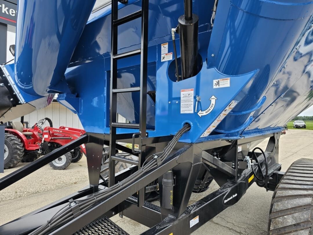  Kinze 1051 Grain Cart