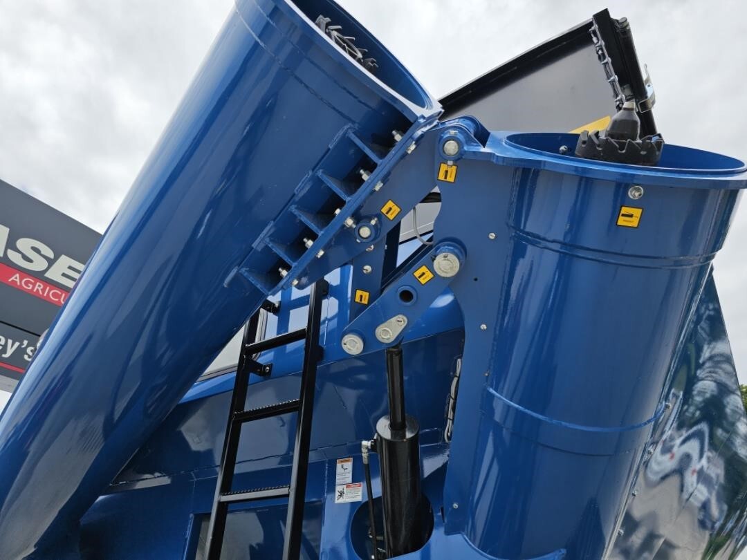  Kinze 1051 Grain Cart