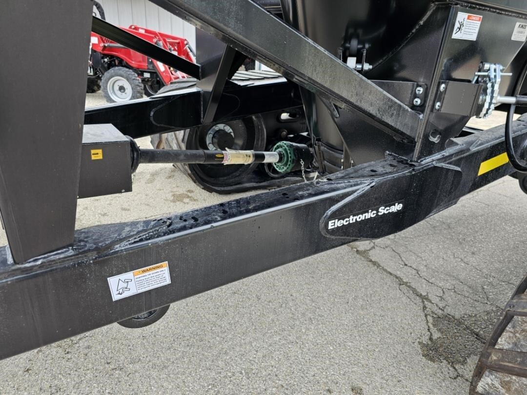  Kinze 1051 Grain Cart