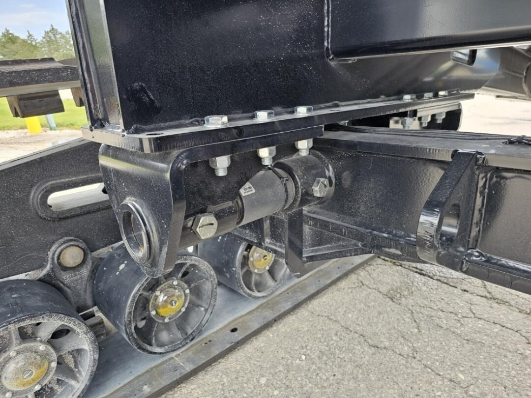  Kinze 1051 Grain Cart