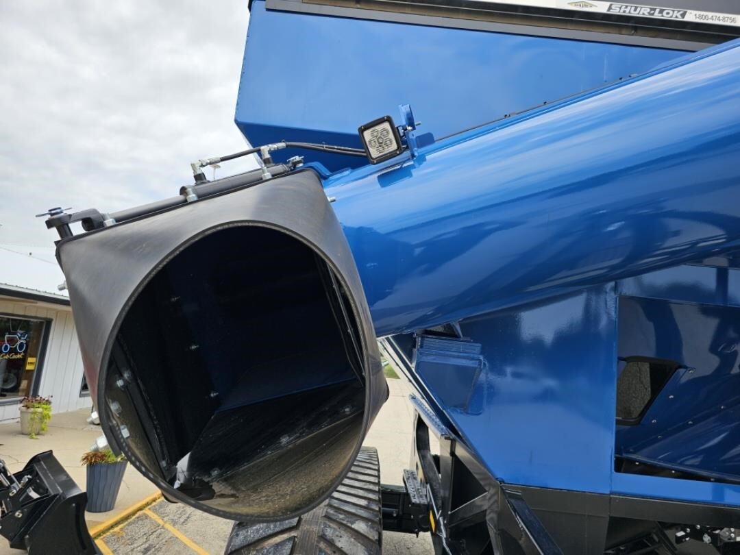  Kinze 1051 Grain Cart