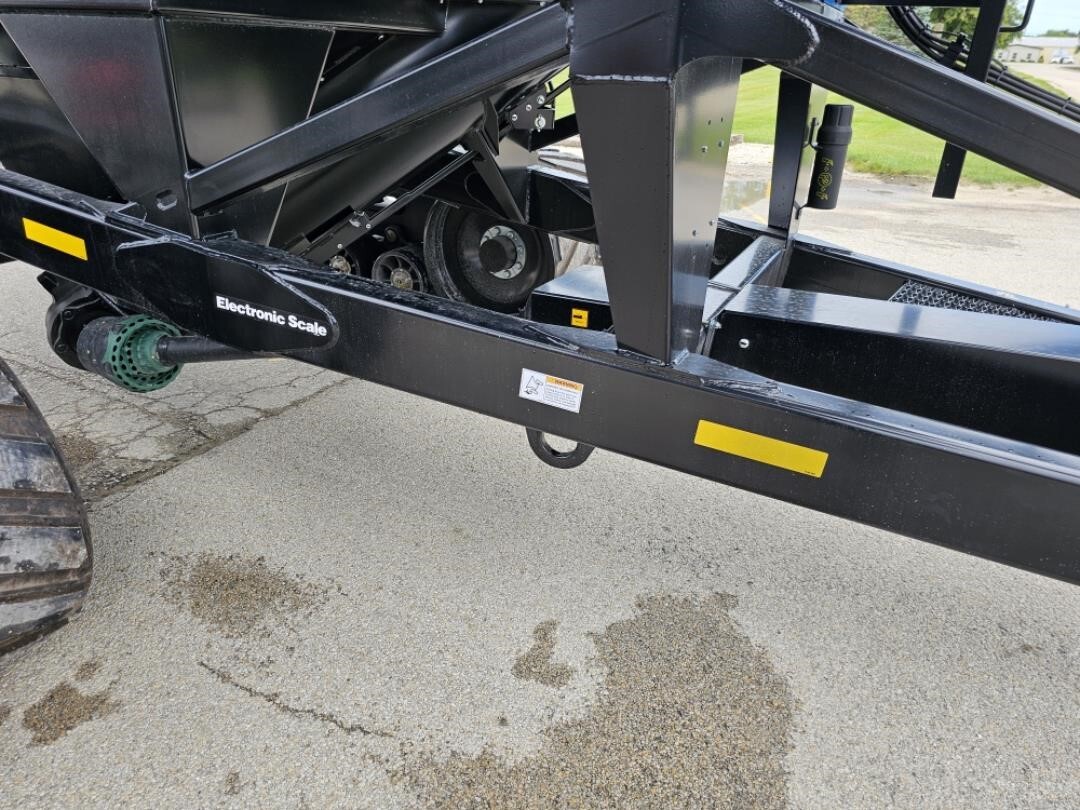  Kinze 1051 Grain Cart