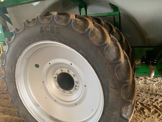 2019 Unverferth NutriMax 1800 Toolbar