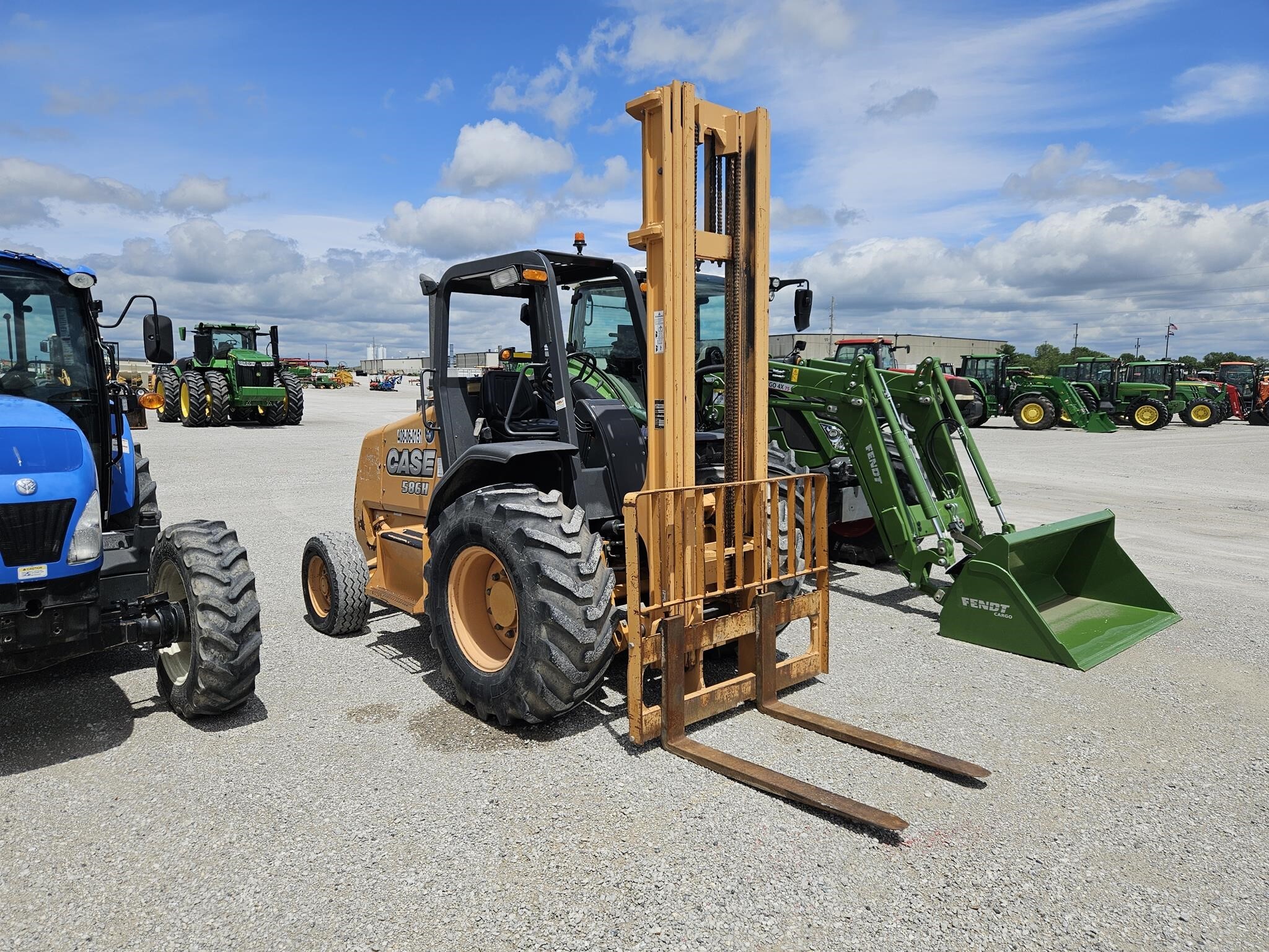 2013 Case 586H Forklift