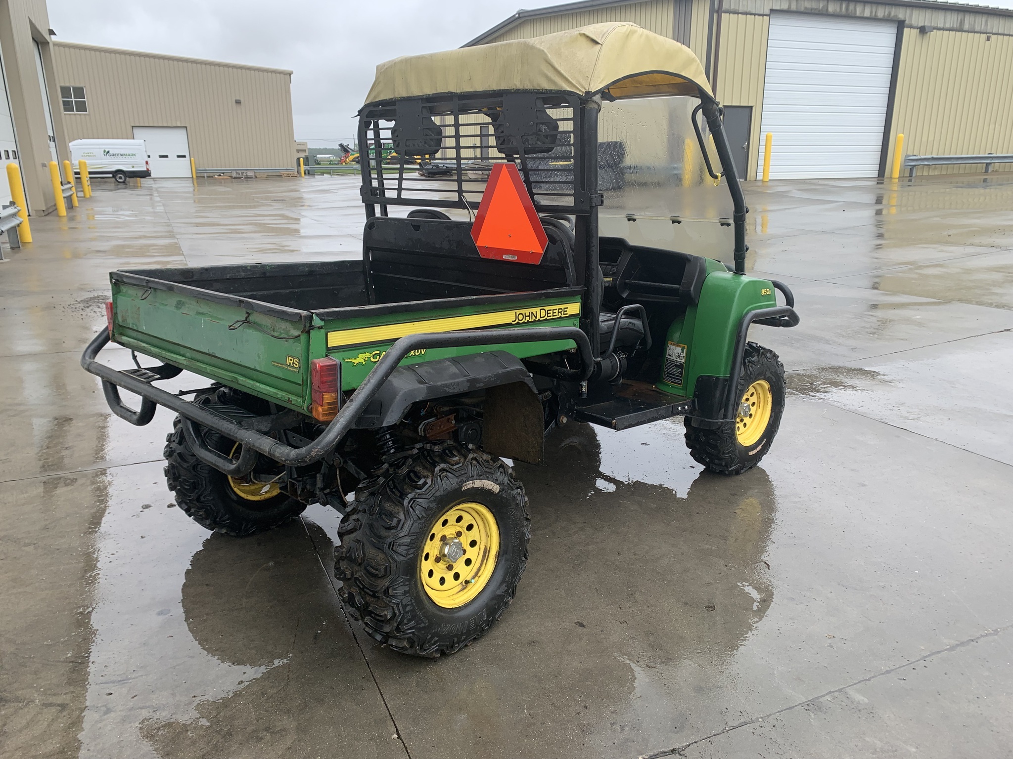 2009 John Deere Gator XUV 850D ATVs and Utility Vehicle