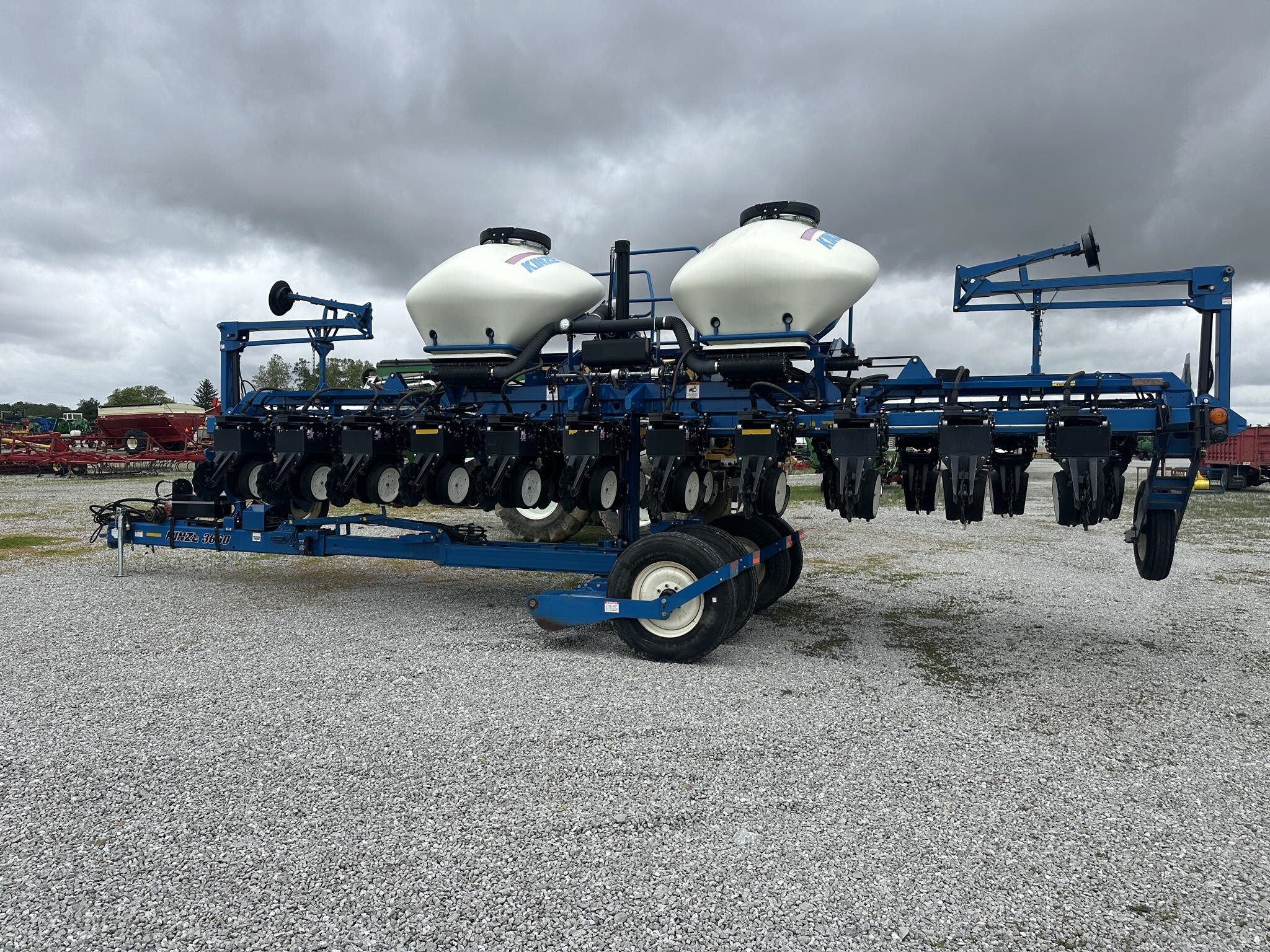 2010 Kinze 3660 ASD Planter