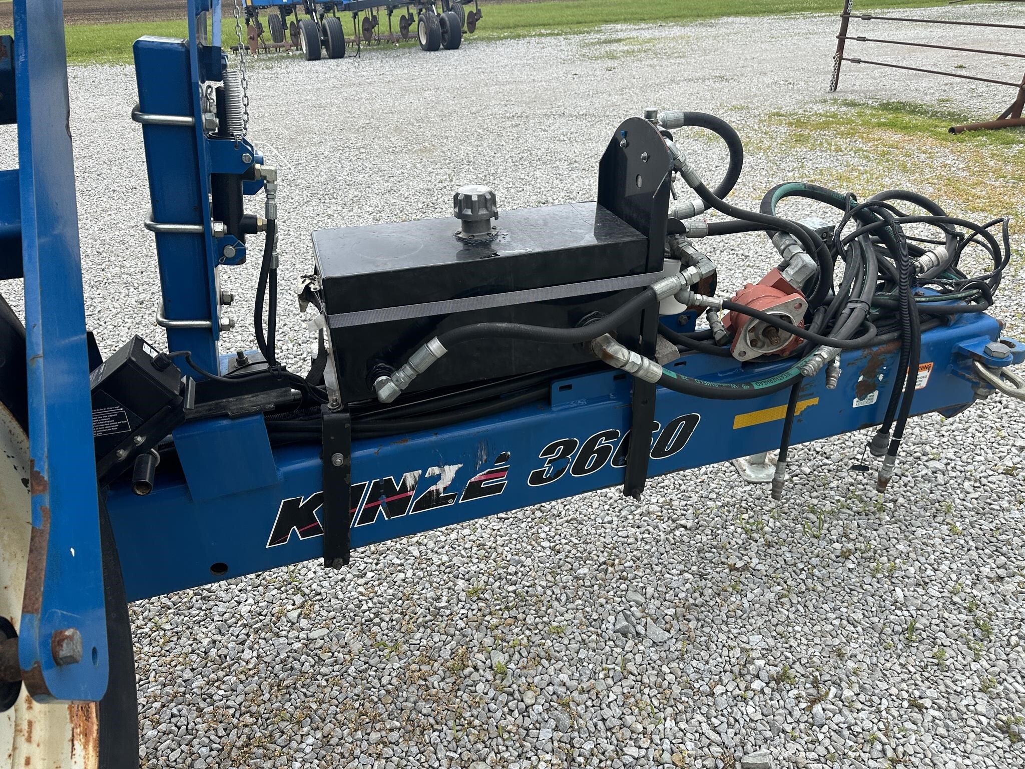 2010 Kinze 3660 ASD Planter