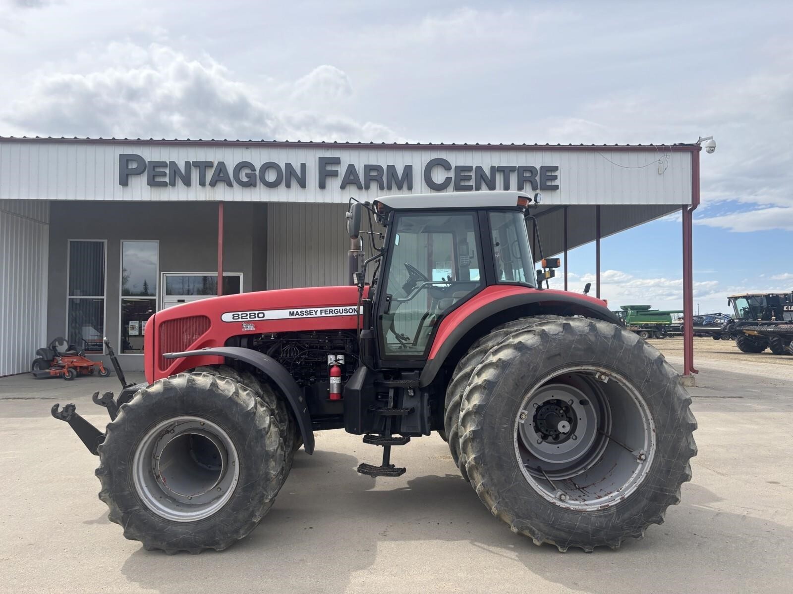 2003 Massey Ferguson 8280 Tractor