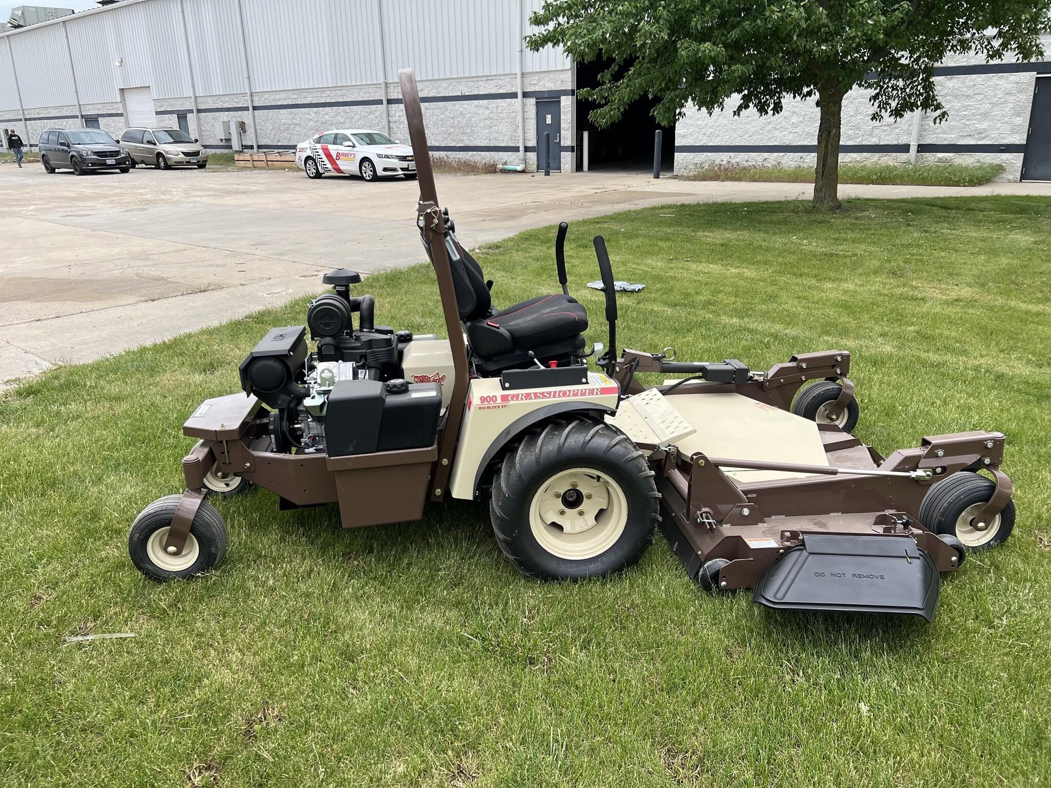 2025 Grasshopper 940EFI Lawn Mower
