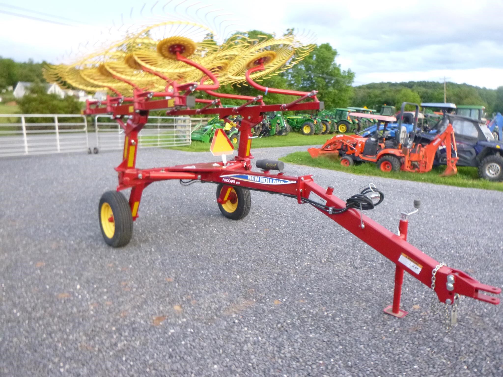 2022 New Holland 819 Rake