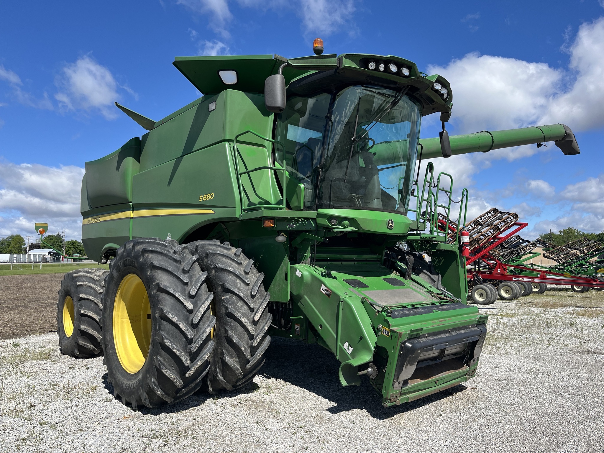 2013 John Deere S680 Combine