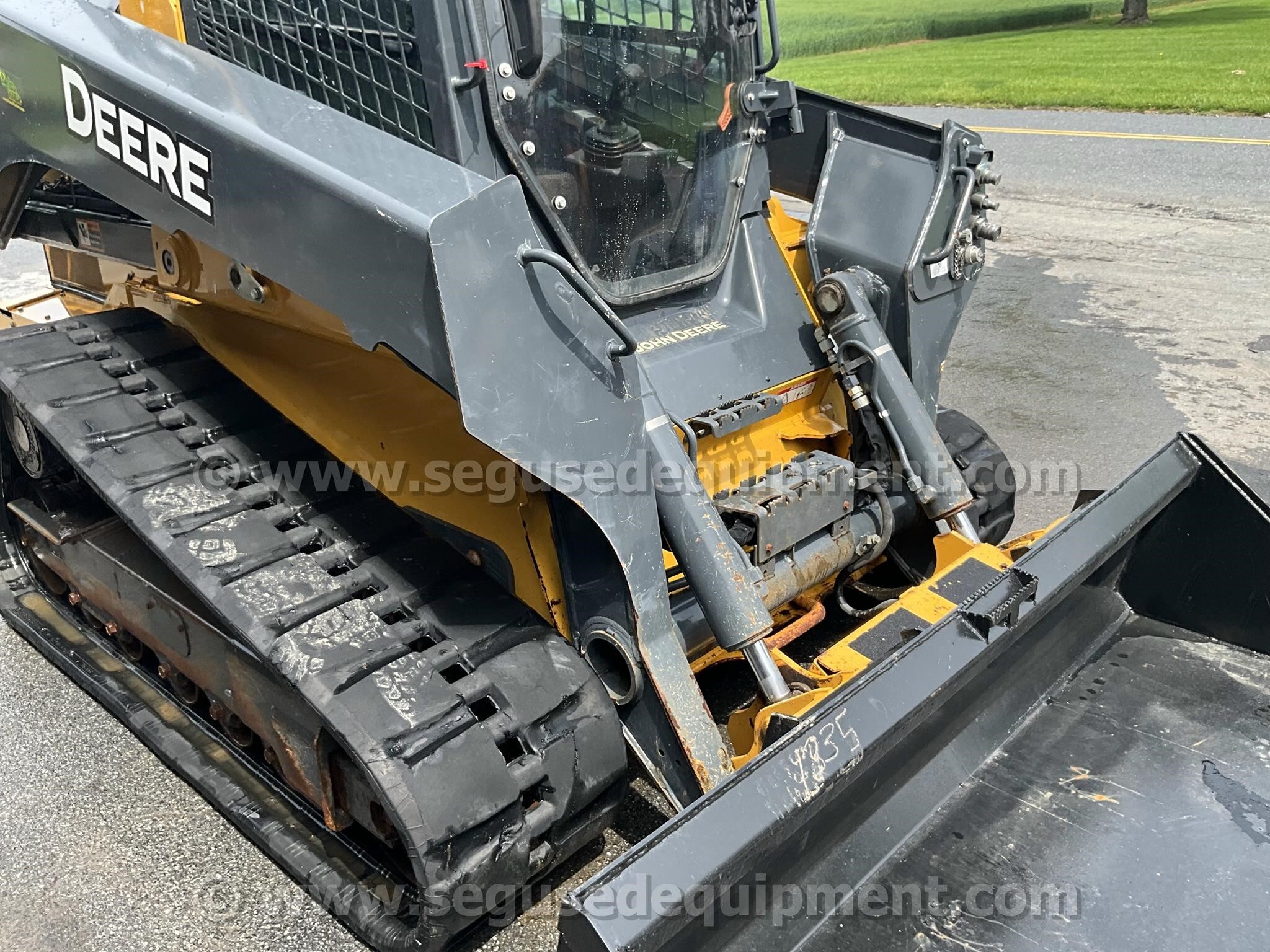 2018 Deere 331G Skid Steer