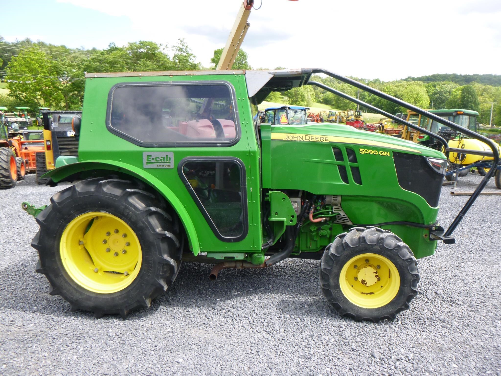  John Deere 5090GN Tractor