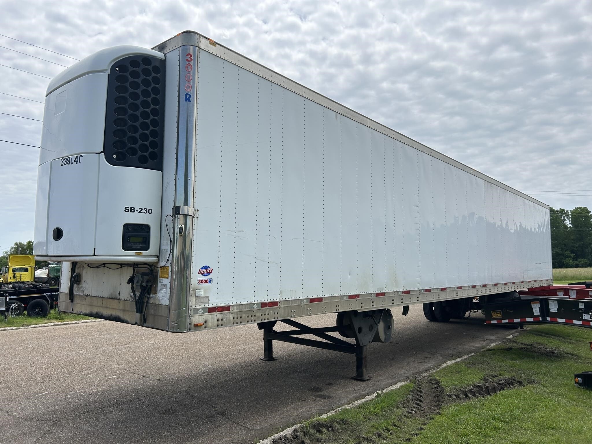 2013 Utility 53 FT REEFER Box Trucks/Trailer