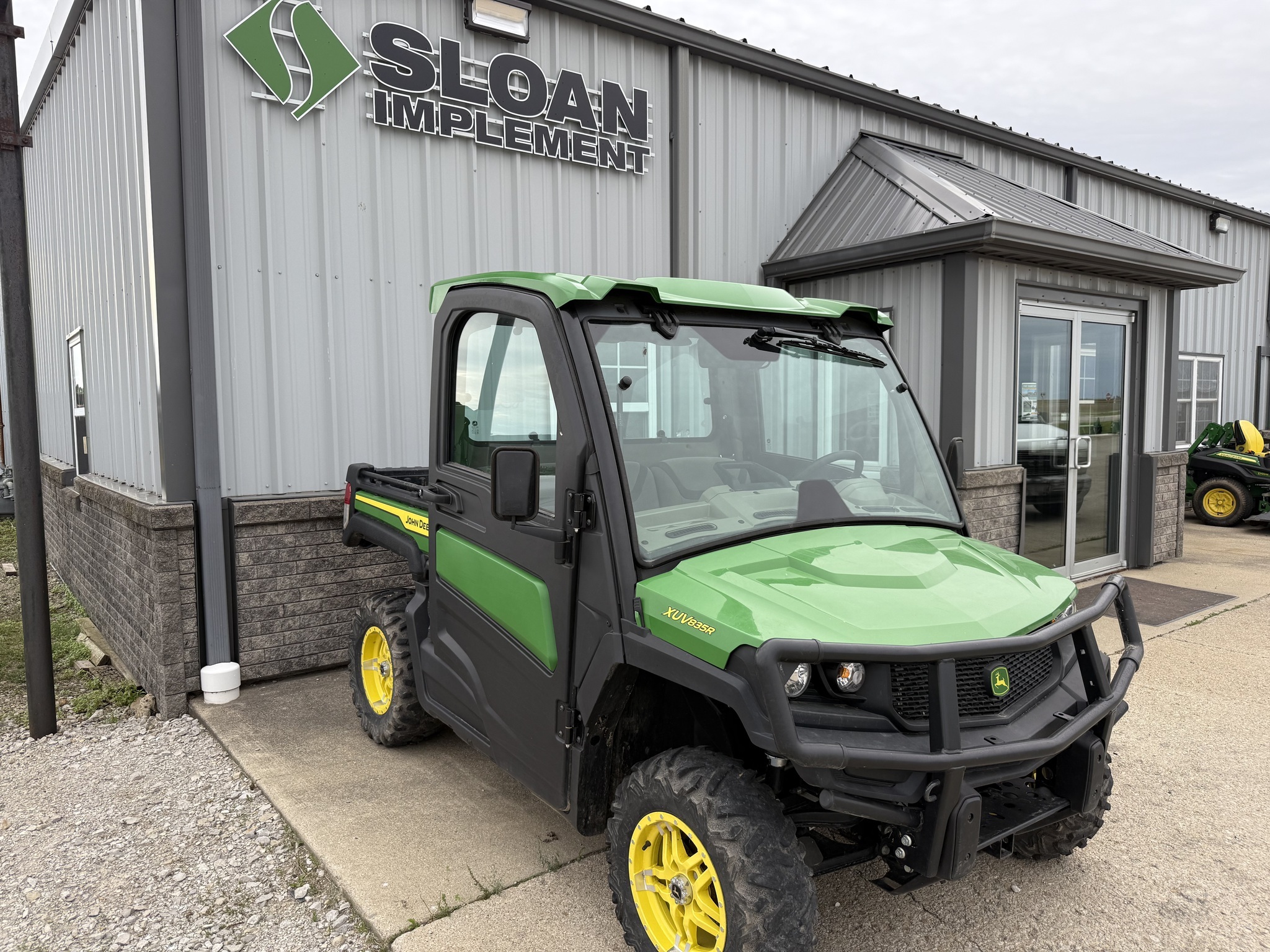 2022 John Deere XUV835R ATVs and Utility Vehicle