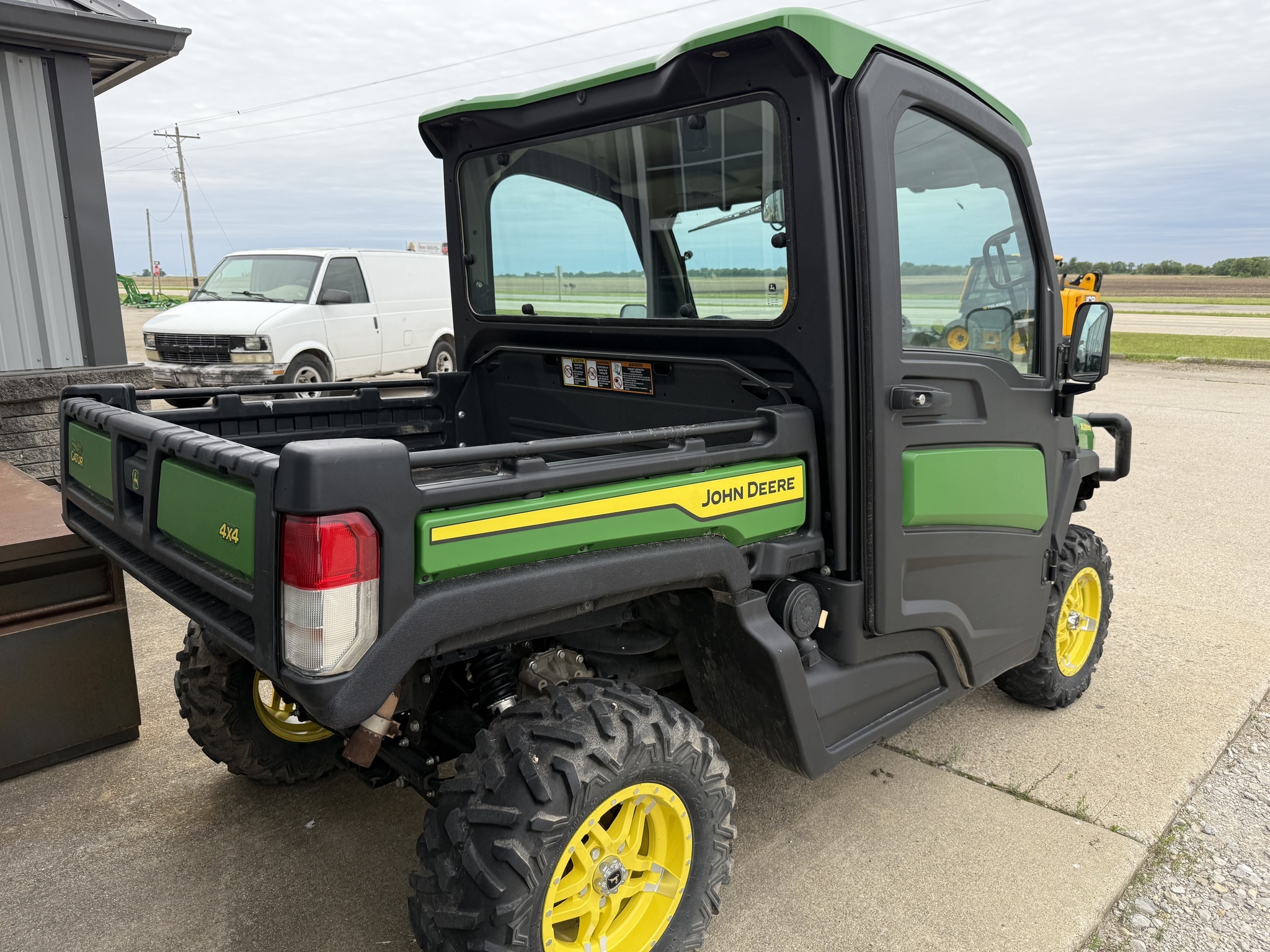 2022 John Deere XUV835R ATVs and Utility Vehicle