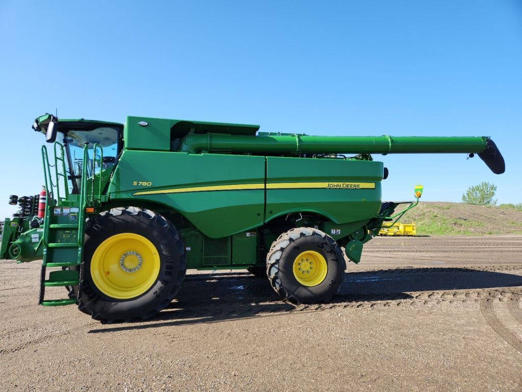 2024 John Deere S780 Combine