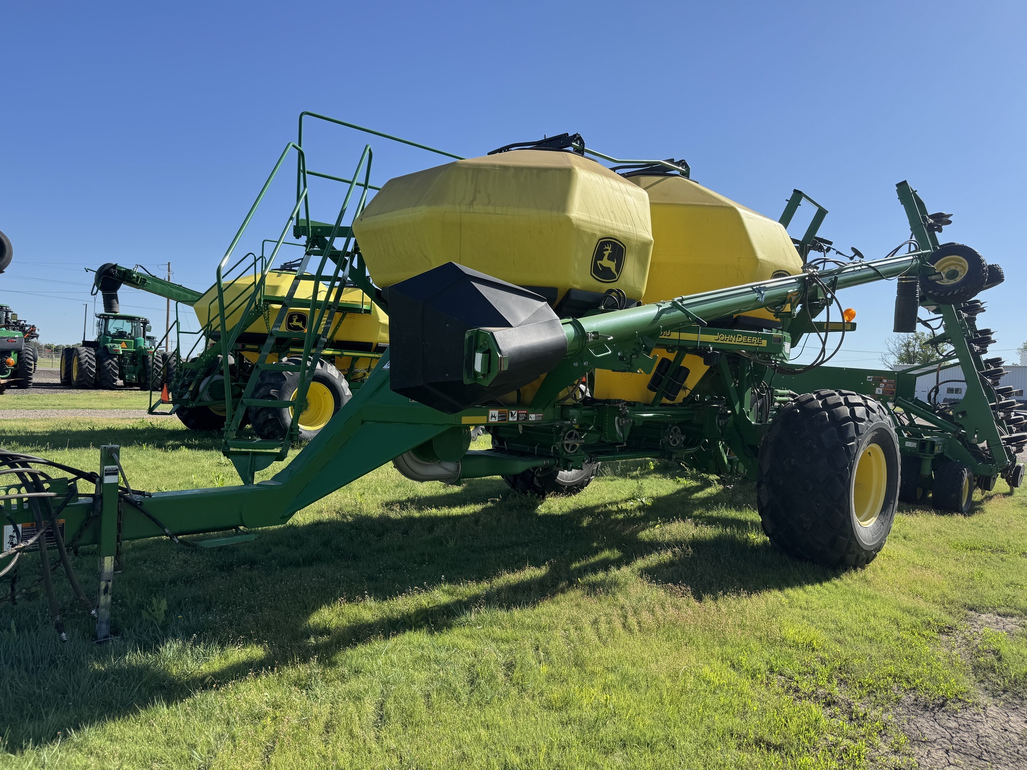 2011 John Deere 1890 Air Seeder