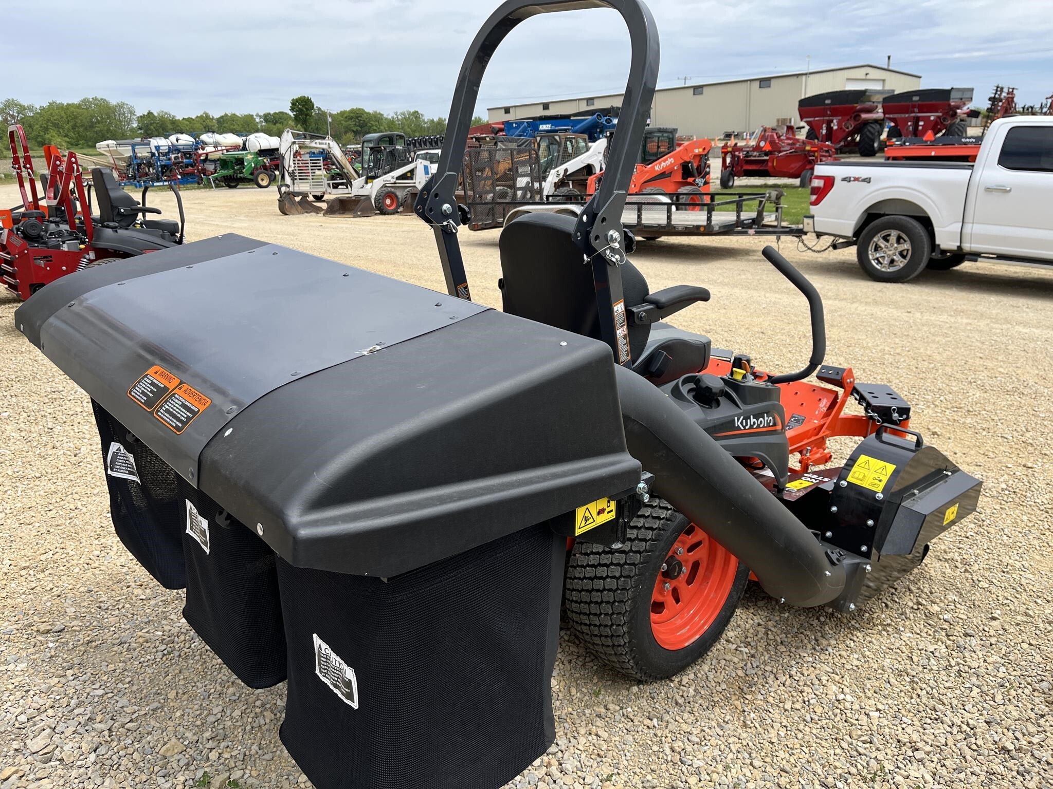 2023 Kubota Z422 Lawn Mower