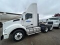 2016 Kenworth T880 Semi Trucks/Trailer