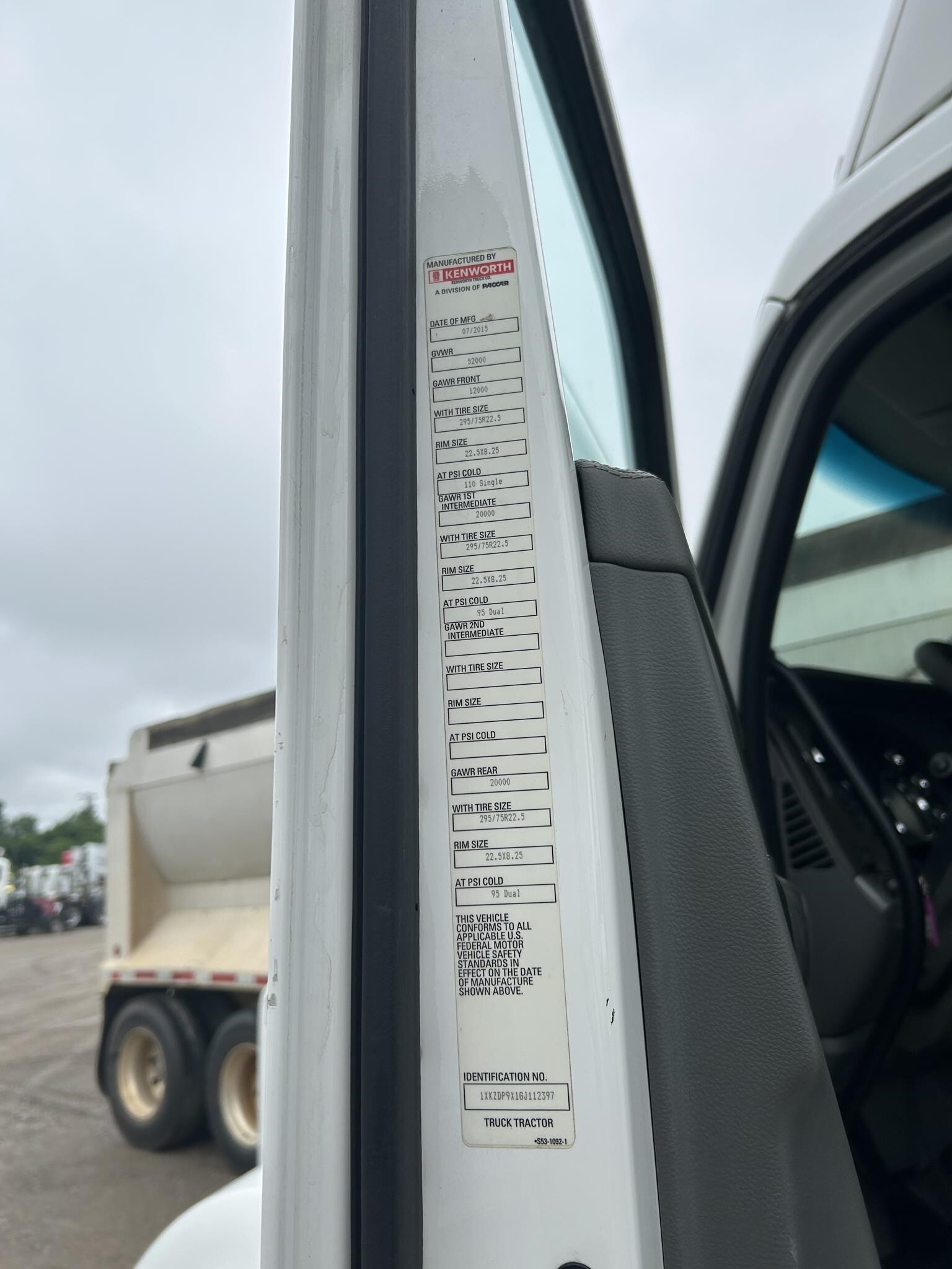 2016 Kenworth T880 Semi Trucks/Trailer