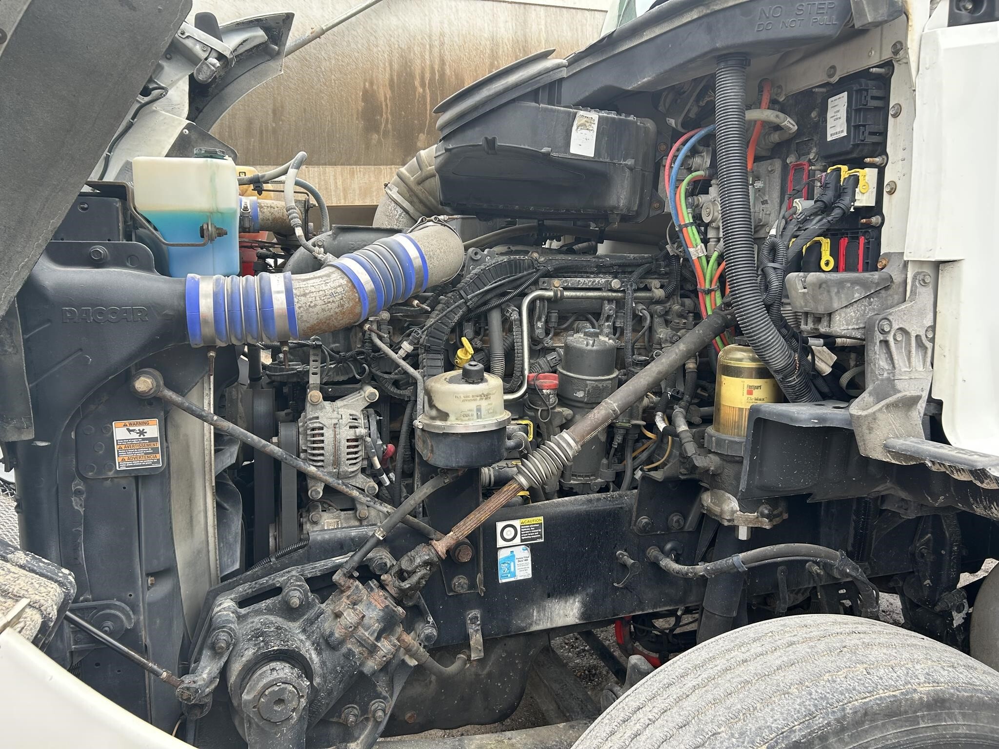 2016 Kenworth T880 Semi Trucks/Trailer