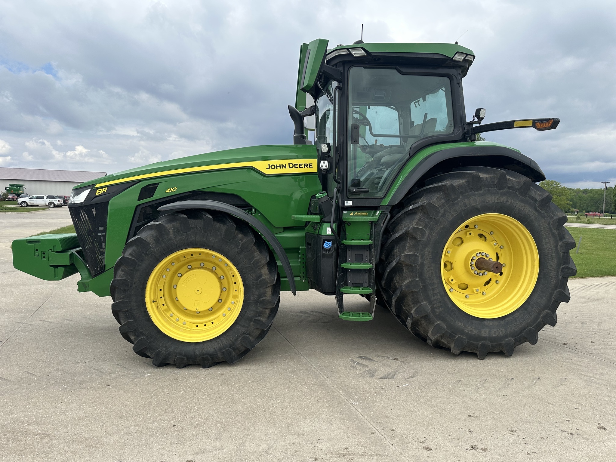 2023 John Deere 8R 410 Tractor