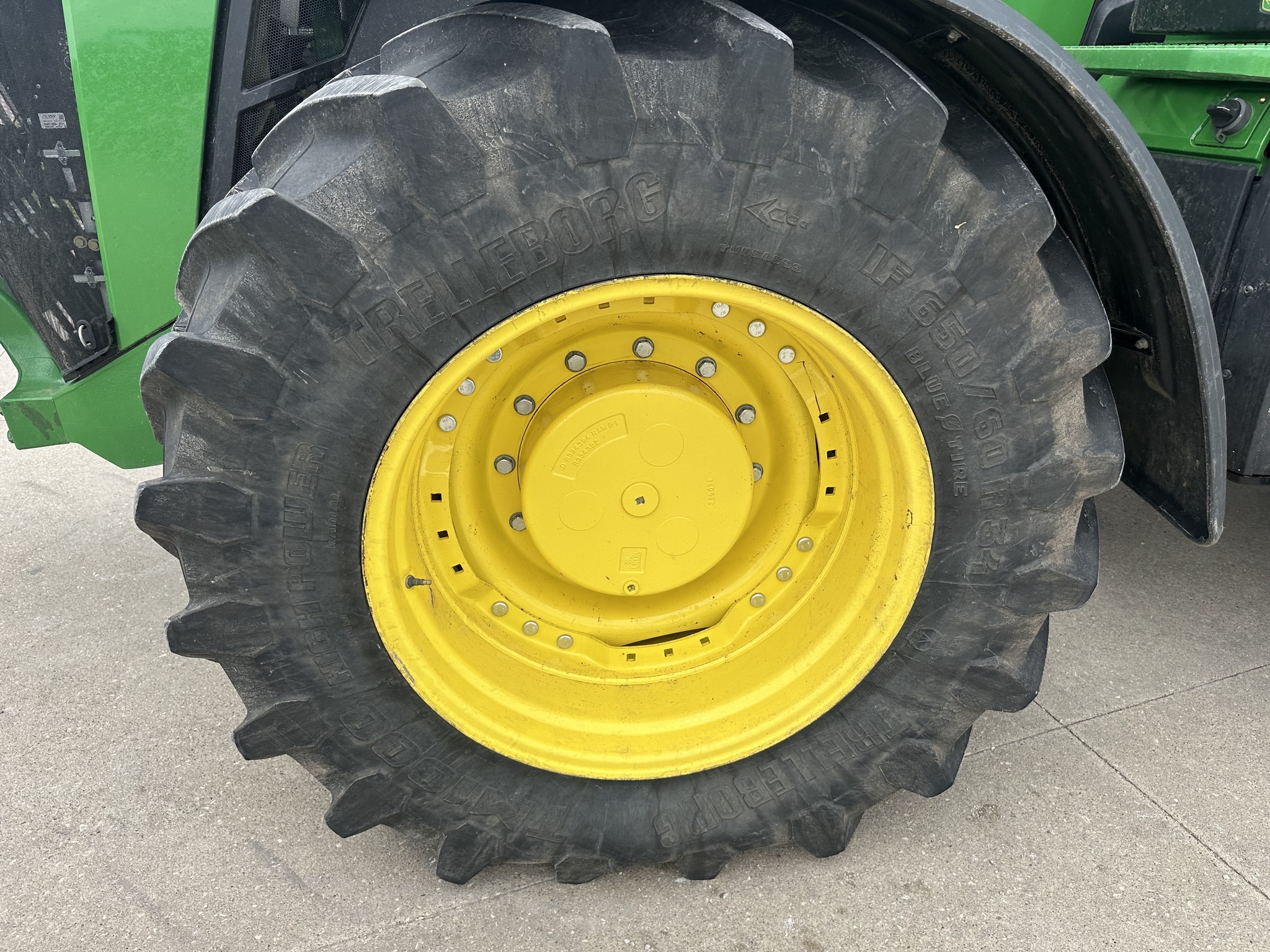 2023 John Deere 8R 410 Tractor