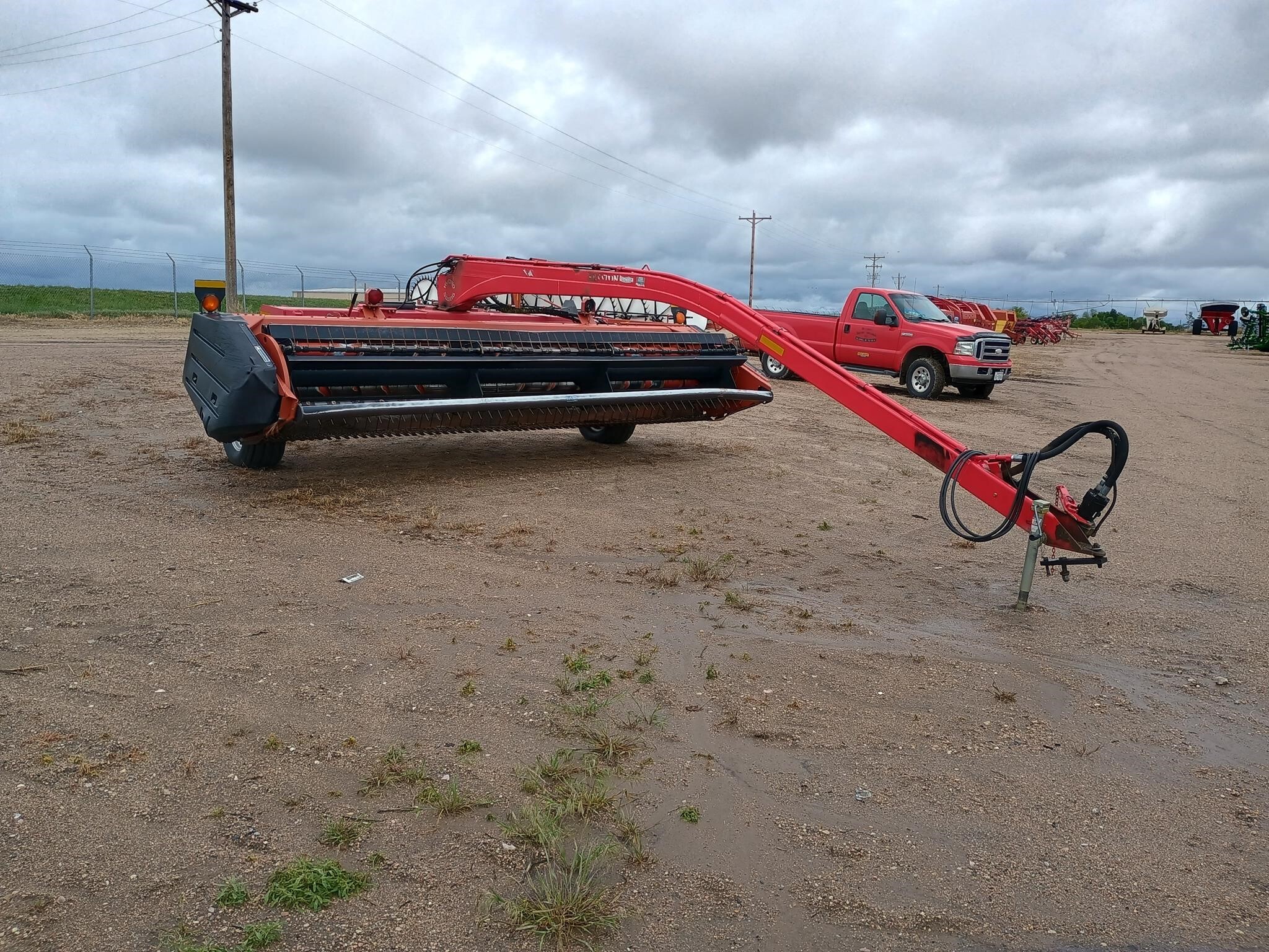 2010 Massey Ferguson 1476 Pull-Type Windrowers and Swather