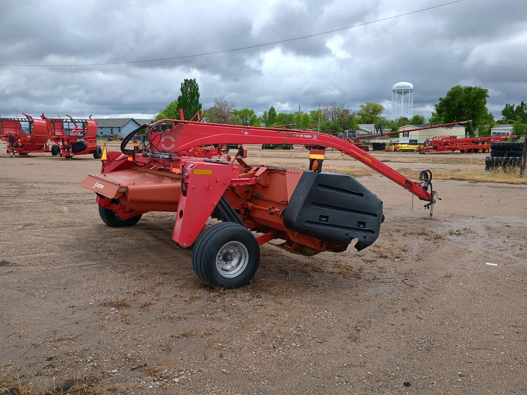 2010 Massey Ferguson 1476 Pull-Type Windrowers and Swather