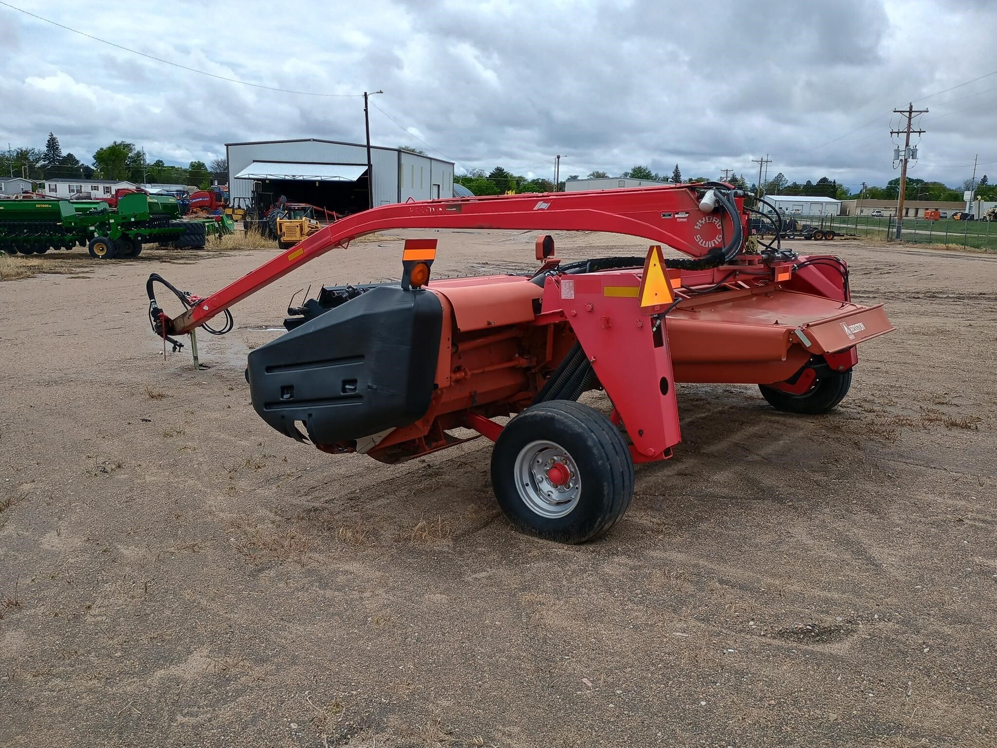 2010 Massey Ferguson 1476 Pull-Type Windrowers and Swather