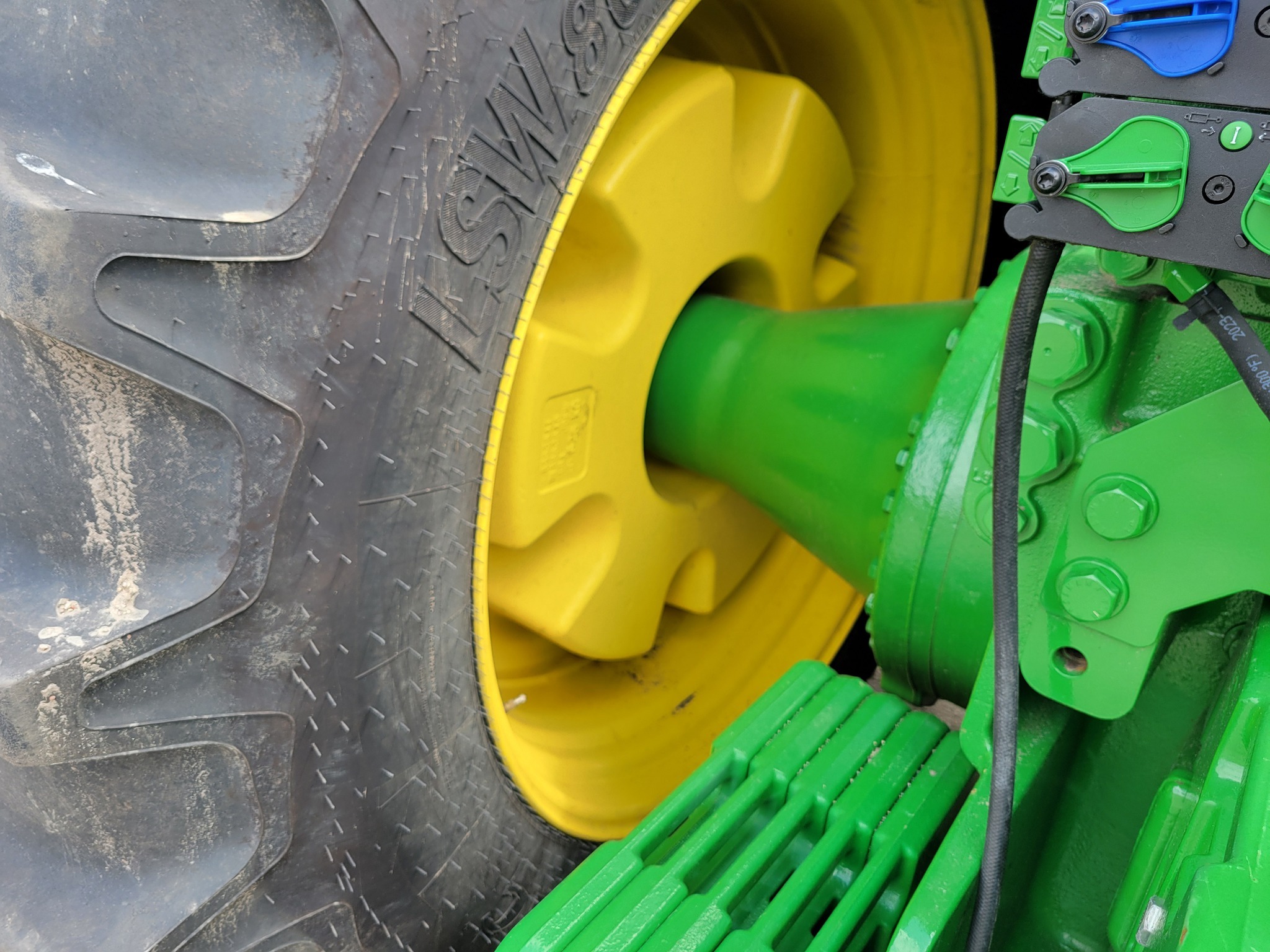 2024 John Deere 9R 640 Tractor