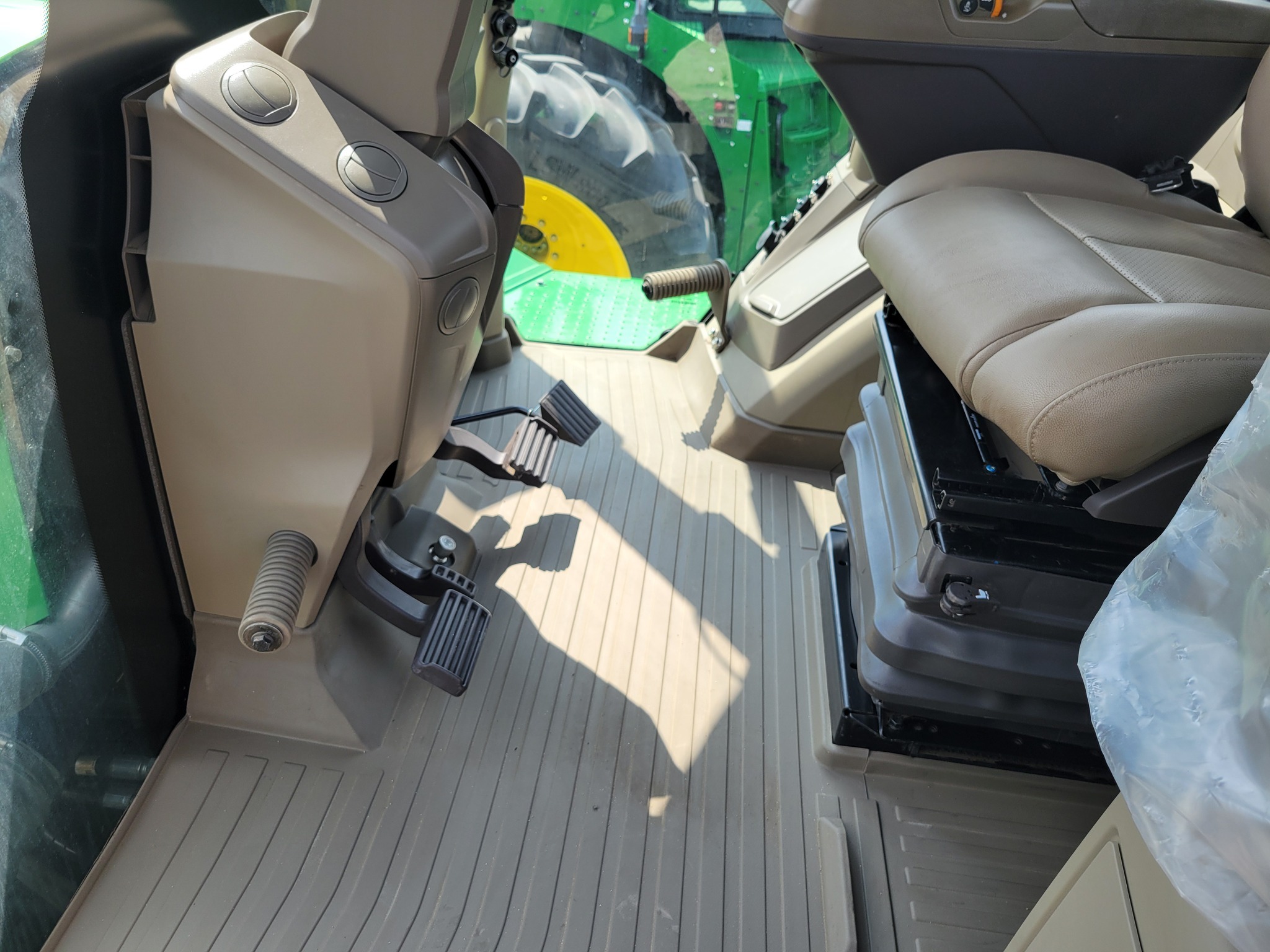 2024 John Deere 9RX 640 Tractor