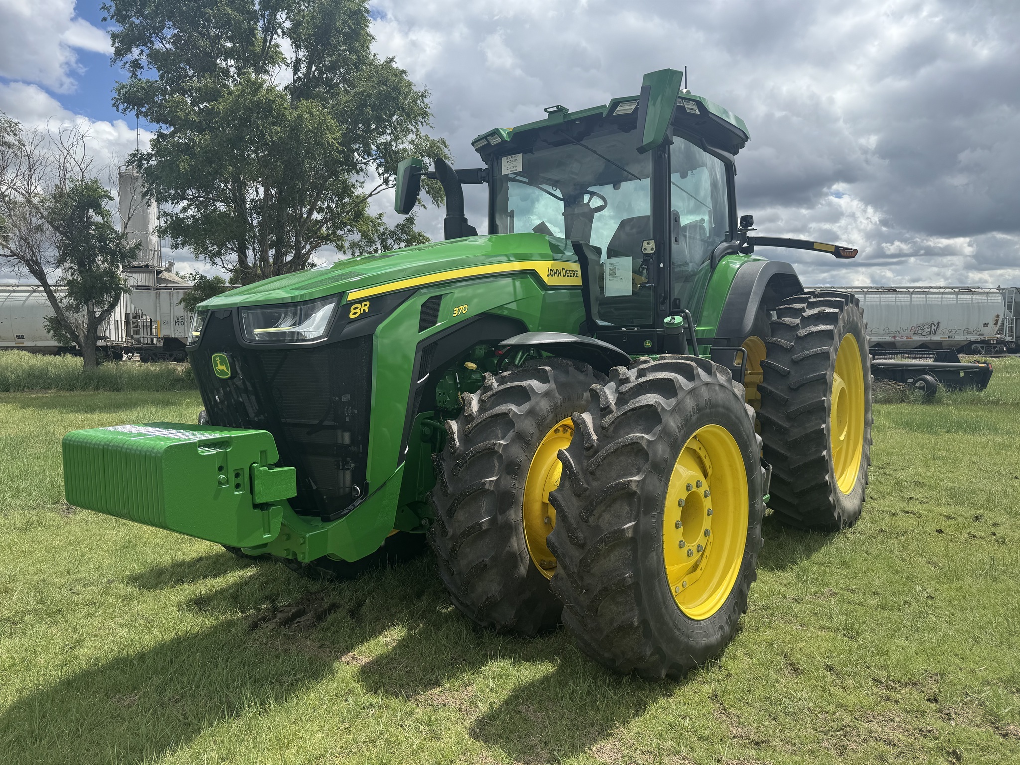 2023 John Deere 8R 370 Tractor