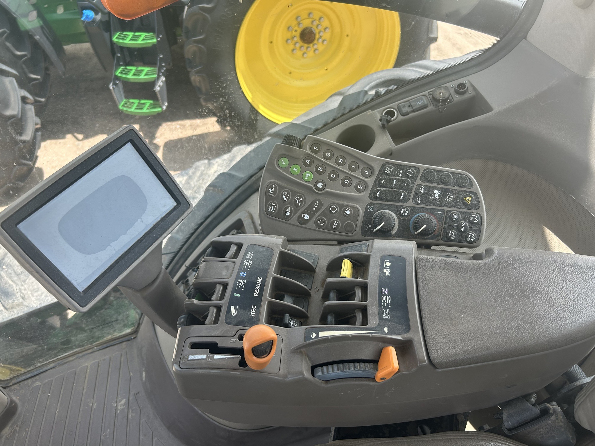 2011 John Deere 8360RT Tractor