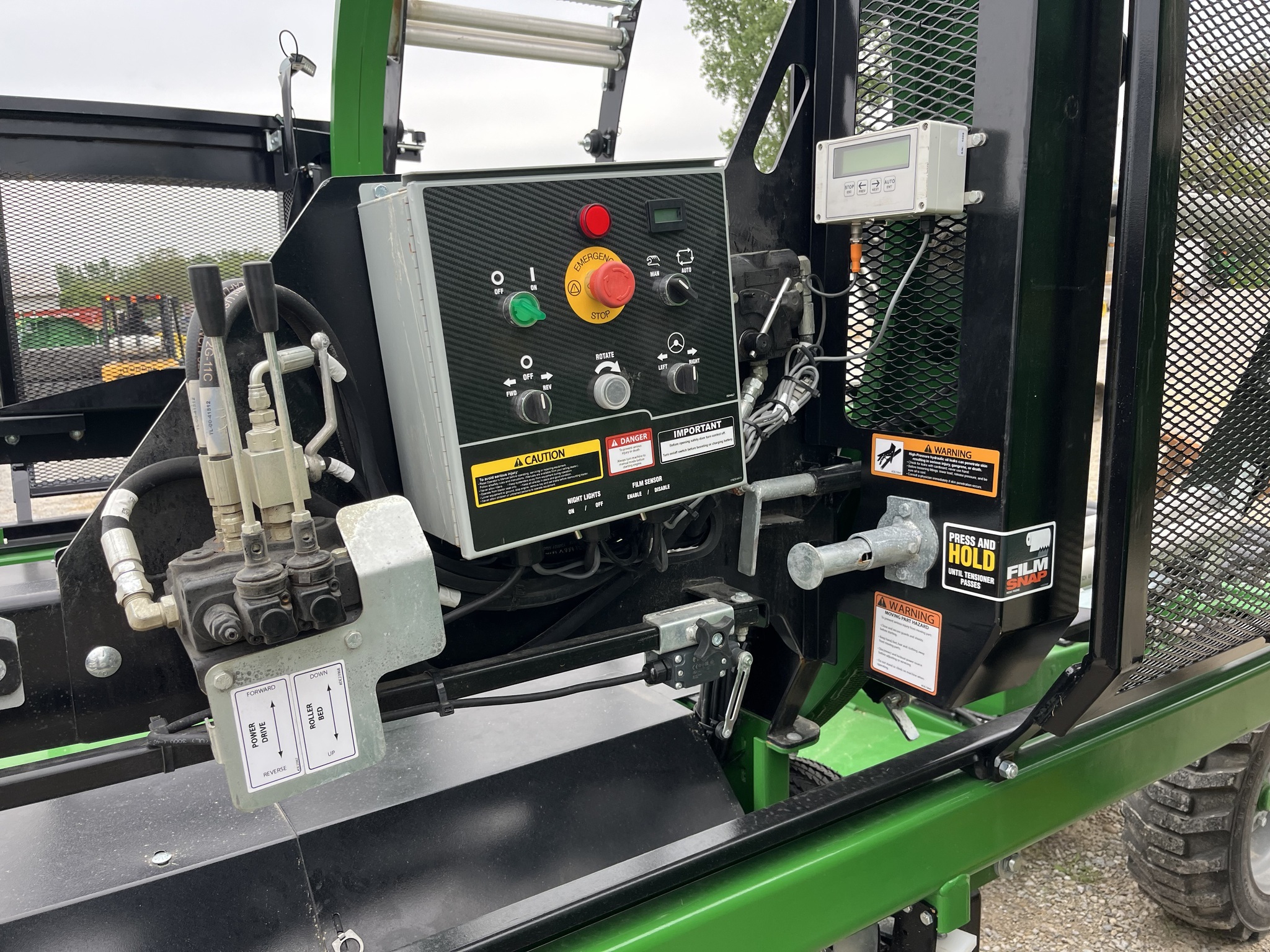  Frontier LW1166 Bale Wrapper